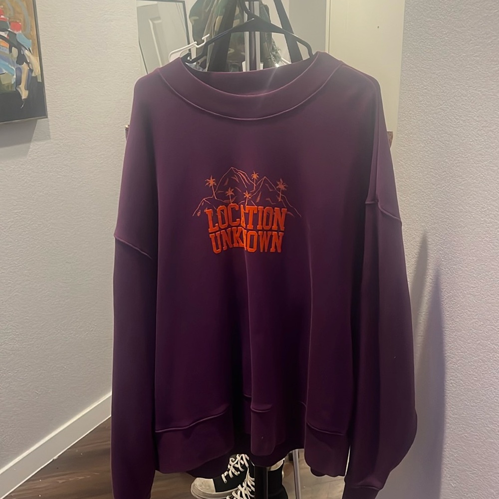 Palm Angles Unknown Location Crew Neck